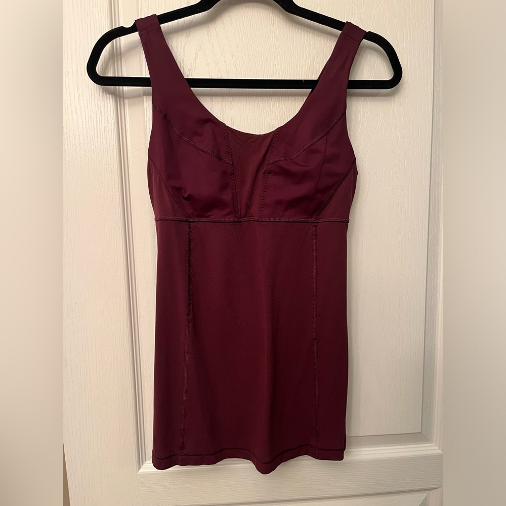 Lululemon Maroon top EUC
